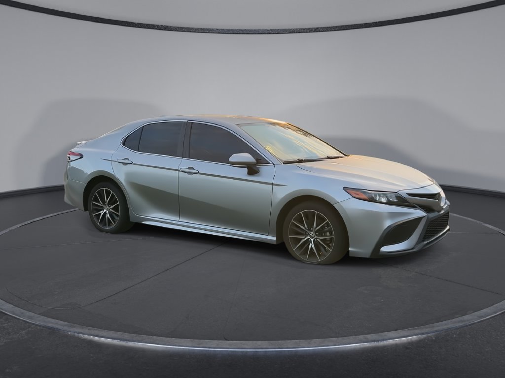 Used 2024 Toyota Camry SE FWD image 2