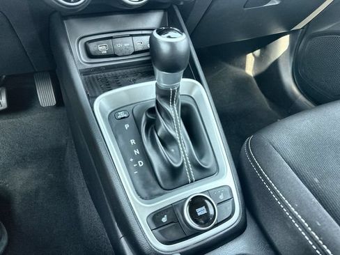 Used 2026 Hyundai Venue SEL FWD image 19