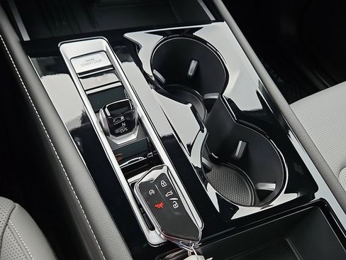 New 2026 Volkswagen Atlas Cross Sport SEL R-Line image 15