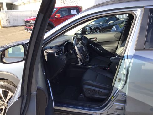 Used 2024 Toyota Corolla Cross XLE w/ Convenience Package image 65