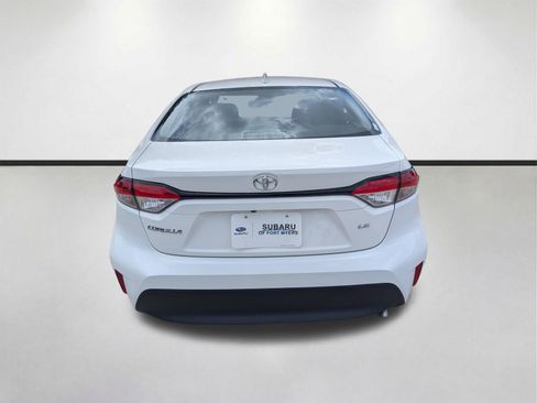 Used 2025 Toyota Corolla LE FWD image 5