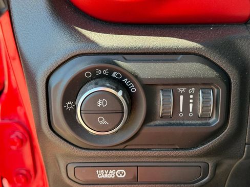 Used 2020 Jeep Gladiator Rubicon AWD/4WD image 10