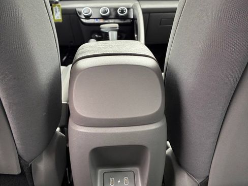 Used 2024 Hyundai Elantra SE FWD image 16