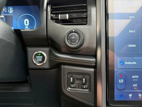 Used 2023 Ford Expedition Platinum AWD/4WD image 29