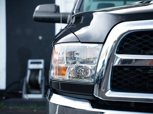 Used 2018 RAM 3500 SLT w/ Snow Chief Group AWD/4WD image 27