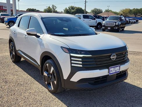 Used 2025 Nissan Kicks SR image 4