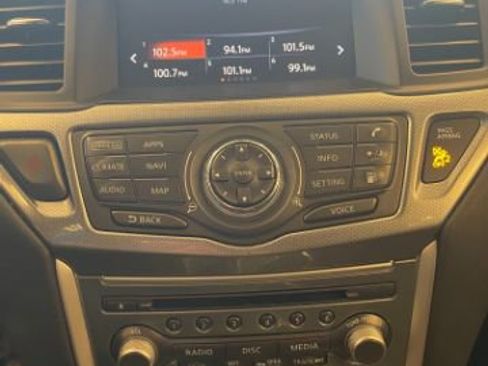 Used 2020 Nissan Pathfinder SL FWD image 31