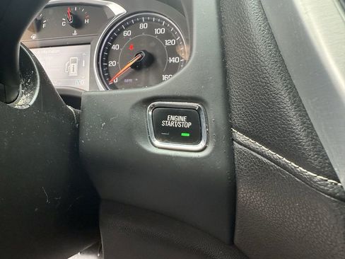 Used 2021 GMC Acadia SLE w/ Driver Convenience Package FWD image 17