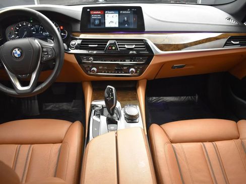 Used 2018 BMW 530i xDrive AWD/4WD image 14