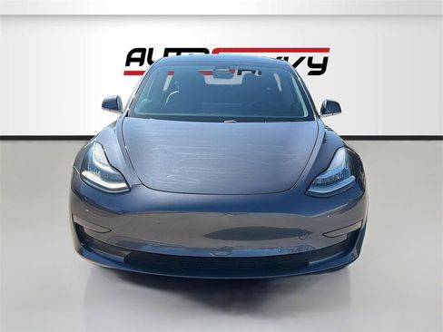 Used 2020 Tesla Model 3 Standard Range Plus image 2