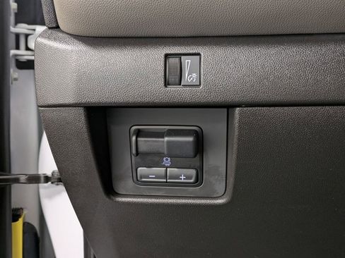 Used 2024 Chevrolet Colorado ZR2 w/ Technology Package AWD/4WD image 21