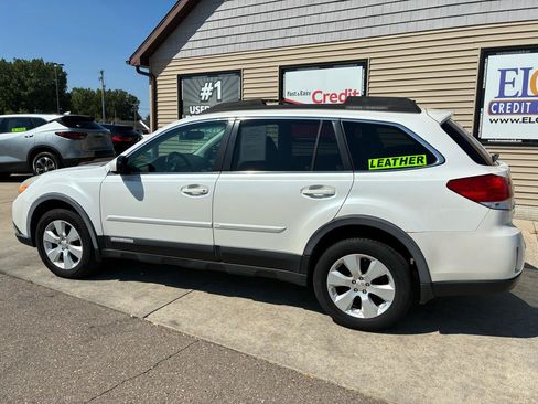 Used 2011 Subaru Outback 2.5i Limited AWD/4WD image 8