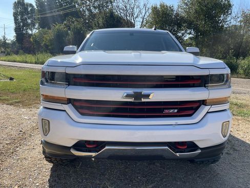 Used 2018 Chevrolet Silverado 1500 LT w/ All Star Edition AWD/4WD image 4