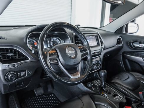 Used 2019 Jeep Cherokee Latitude Plus w/ Comfort/Convenience Group AWD/4WD image 45