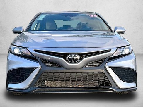 Used 2024 Toyota Camry SE image 3