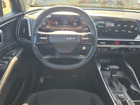 New 2026 Kia Sorento LX image 13