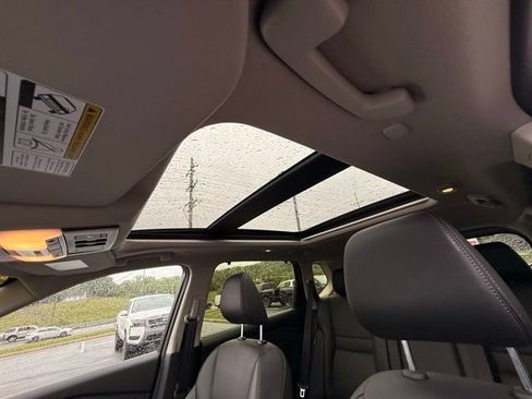 Certified 2025 Nissan Rogue SL w/ Tech Package AWD/4WD image 16