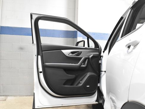 Used 2024 Chevrolet Blazer LT w/ Sound & Technology Package FWD image 13