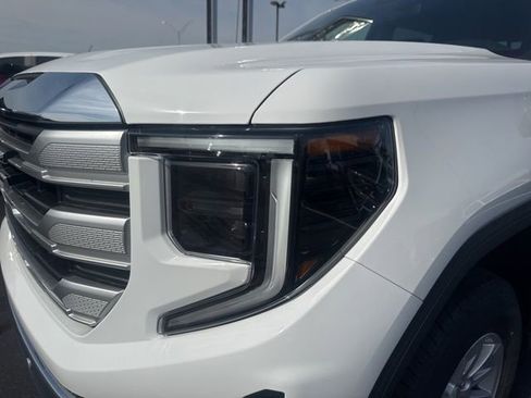 New 2026 GMC Sierra 1500 SLE w/ Preferred Package image 18
