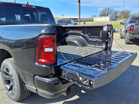 New 2026 RAM 1500 Express AWD/4WD image 16