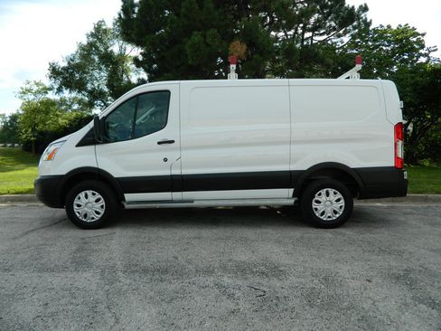 Used 2019 Ford Transit 250 130 Low Roof w/ Exterior Upgrade Package RWD image 4