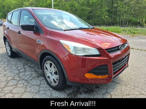 Used 2014 Ford Escape S FWD image 1