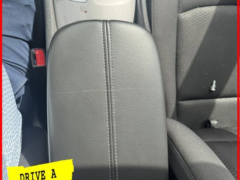 Used 2023 Chevrolet Malibu LT image 25