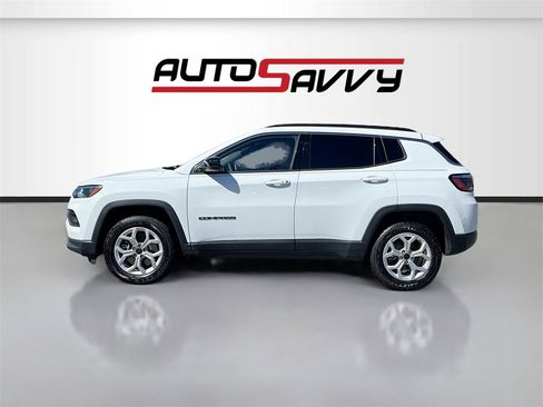 Used 2025 Jeep Compass Latitude image 4
