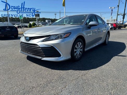 Used 2024 Toyota Camry LE FWD image 8