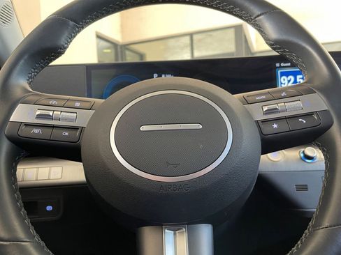 Used 2025 Hyundai Kona SEL image 29