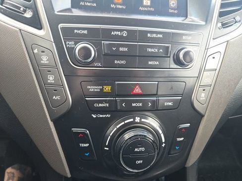 Used 2017 Hyundai Santa Fe SE AWD/4WD image 21