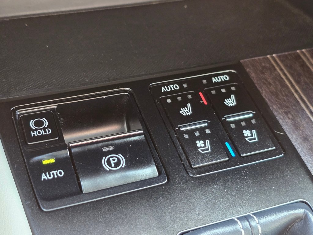 Used 2019 Lexus RX 450h AWD w/ Luxury Package image 13