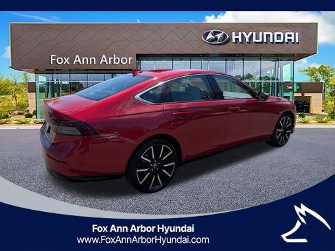 Used 2023 Honda Accord Touring image 5