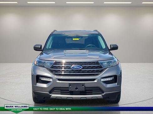 Certified 2022 Ford Explorer XLT w/ Equipment Group 202A AWD/4WD image 9