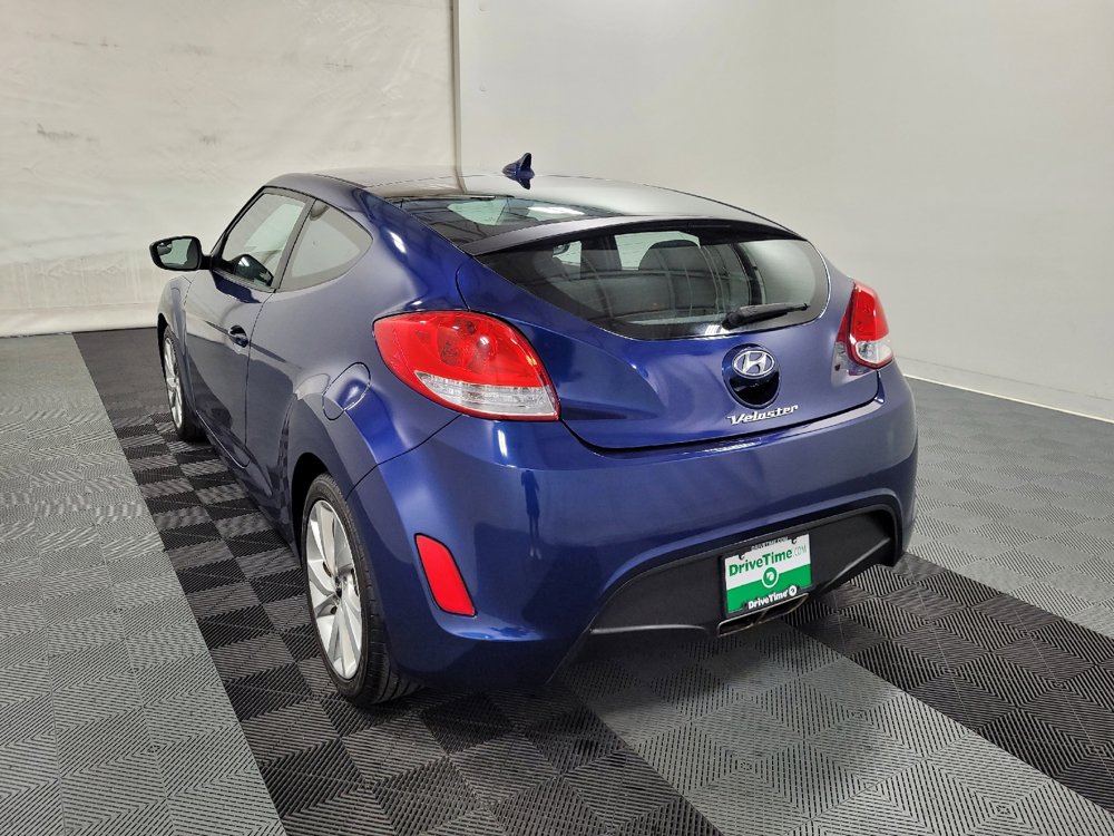 Used 2017 Hyundai Veloster FWD image 5