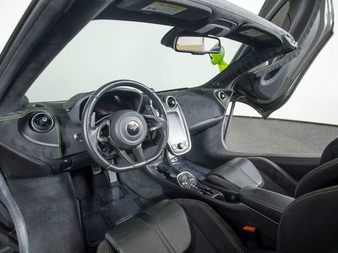 Used 2018 McLaren 570S Spider RWD image 5