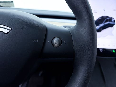 Used 2024 Tesla Model Y Long Range image 29