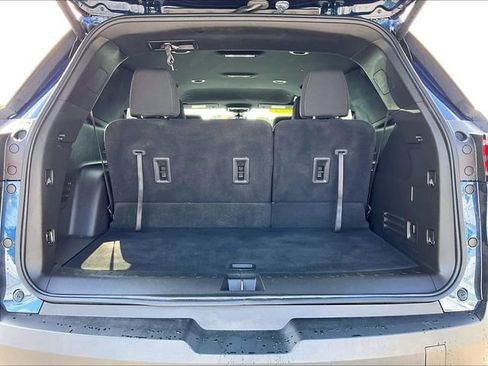 Used 2023 Chevrolet Traverse LT FWD image 30
