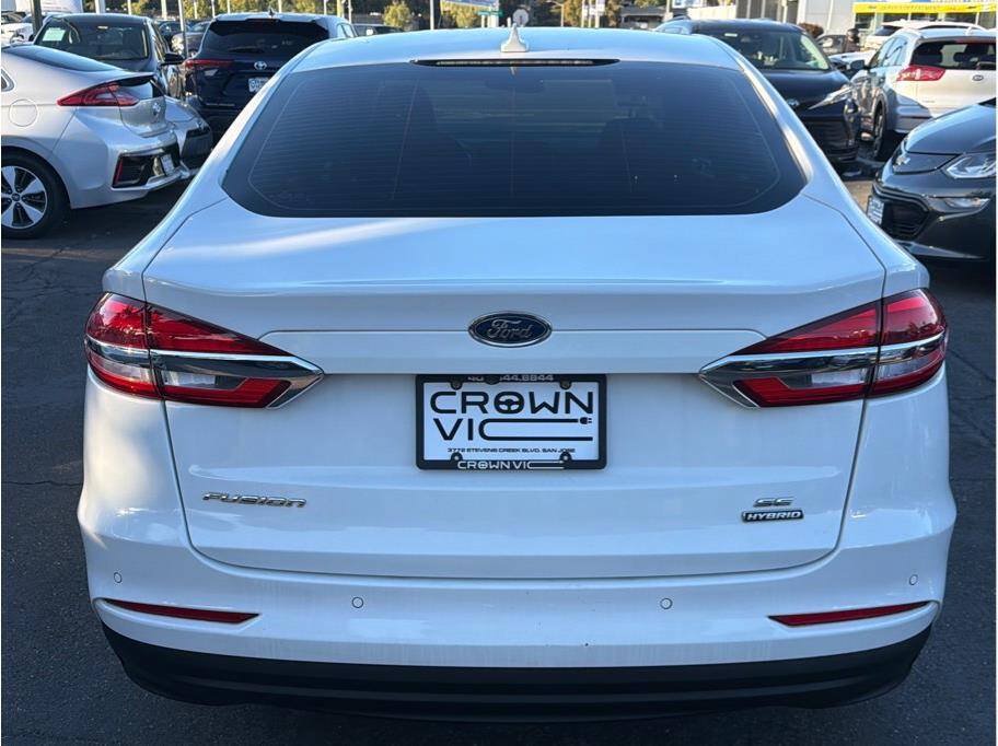 Used 2020 Ford Fusion SE FWD image 18