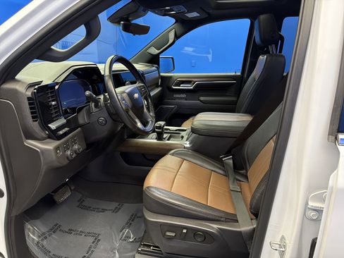 Used 2023 Chevrolet Silverado 1500 High Country w/ High Country Premium Package image 13