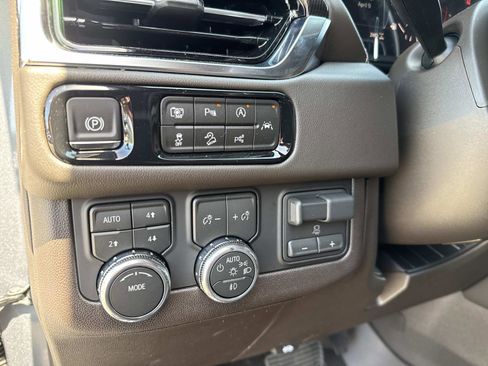 New 2026 GMC Yukon XL Elevation w/ Elevation Premium Package AWD/4WD image 38