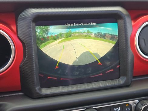 Used 2022 Jeep Wrangler Unlimited Rubicon w/ Steel Bumper Group AWD/4WD image 21