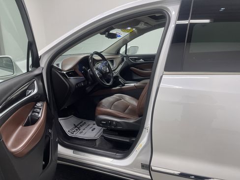 Used 2019 Buick Enclave Avenir FWD image 10