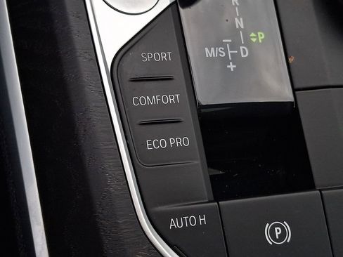 Used 2020 BMW 330i xDrive Sedan w/ Premium Package AWD/4WD image 23