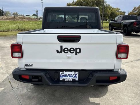 New 2026 Jeep Gladiator Sport image 11