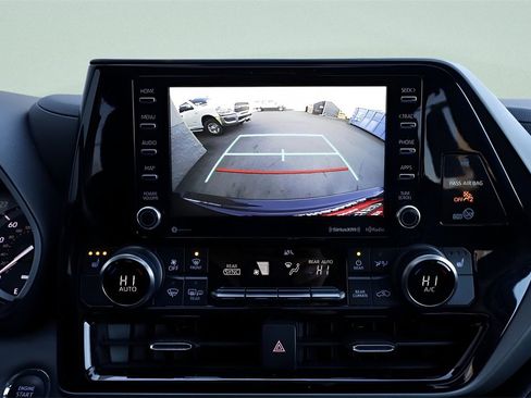 Certified 2022 Toyota Highlander XLE image 31