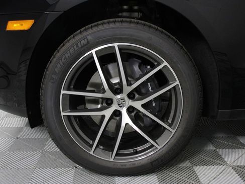 New 2026 Porsche Macan image 17