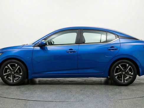 Used 2025 Nissan Sentra SV image 5