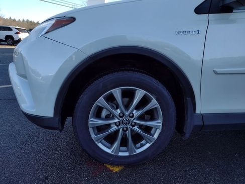 Used 2018 Toyota RAV4 Limited image 7