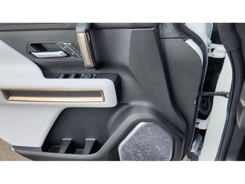 New 2025 GMC Hummer EV 3X w/ Battery Pack, 24 Module Pack image 12